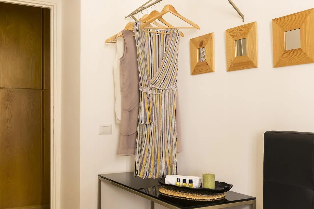 Romac Condotti With 3 Bedrooms Near The Spanish Steps