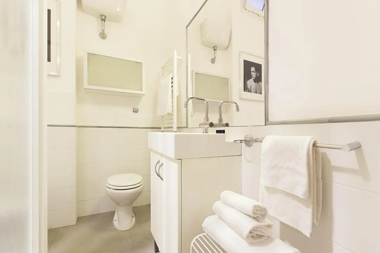 Romac Condotti With 3 Bedrooms Near The Spanish Steps 0*, Rome