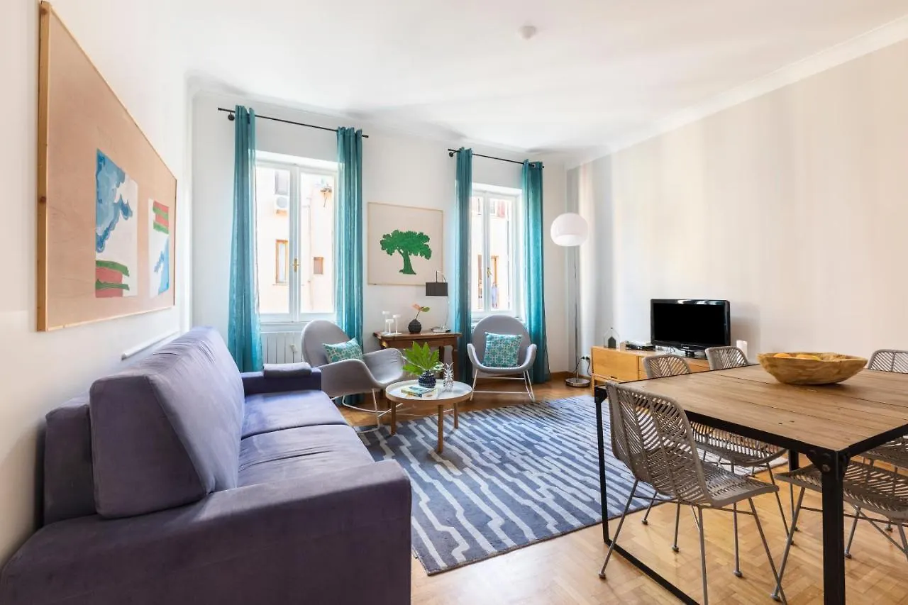 Romac Condotti With 3 Bedrooms Near The Spanish Steps location